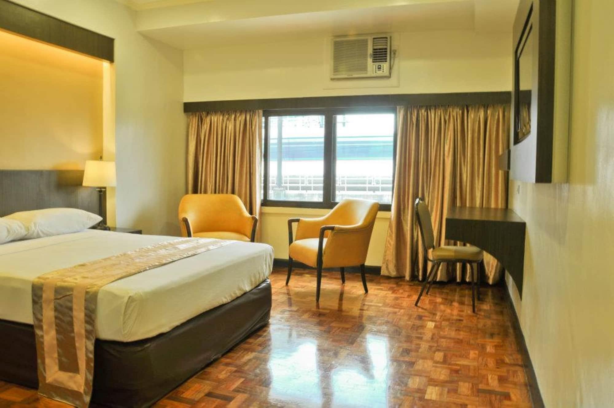 Richville Hotel Мандалуйонг Экстерьер фото
