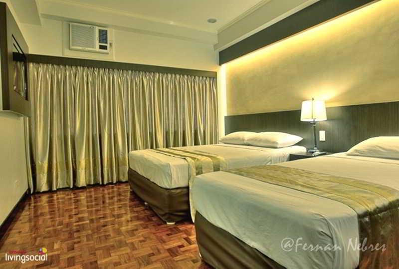 Richville Hotel Мандалуйонг Экстерьер фото