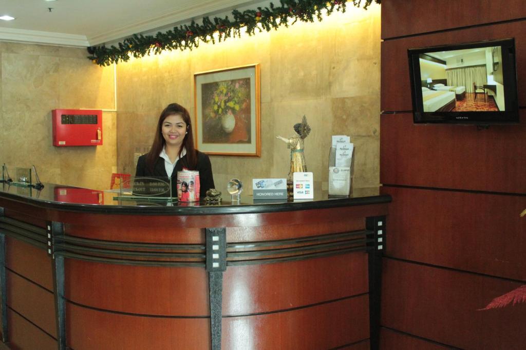 Richville Hotel Мандалуйонг Экстерьер фото